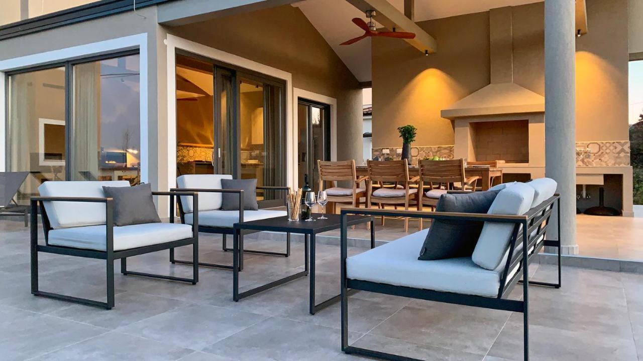 Villa & Jardin - Luxury Villa With Swimming Pool Vrh  Екстериор снимка