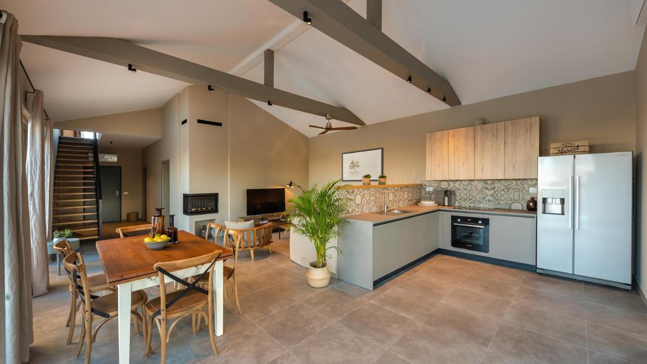 Villa & Jardin - Luxury Villa With Swimming Pool Vrh  Екстериор снимка